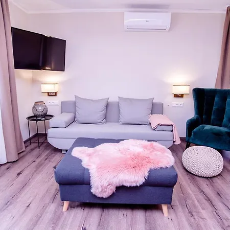 Harom A Kislany Panzio Pensionat