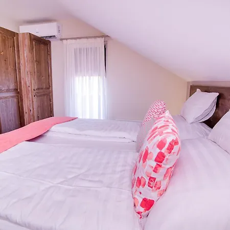 Harom A Kislany Panzio 4* Hévíz