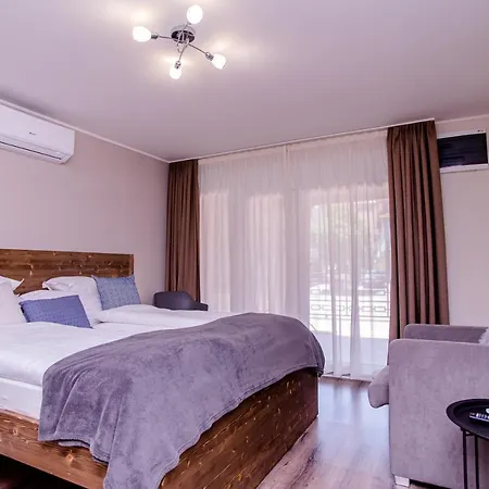 Harom A Kislany Panzio Pensionat