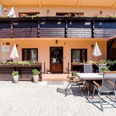 Harom A Kislany Panzio Pensionat 4*