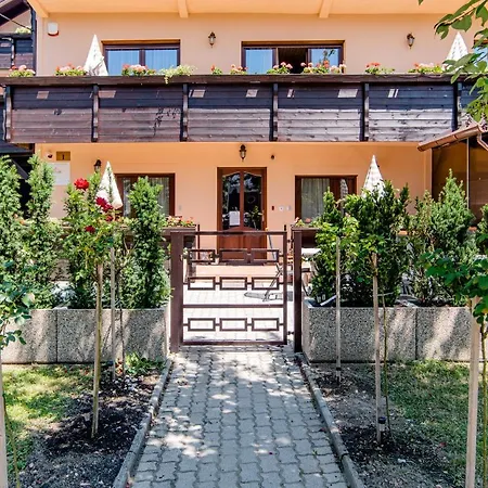Harom A Kislany Panzio Πανσιόν 4*