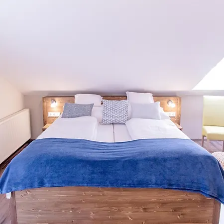 Harom A Kislany Panzio Pensionat