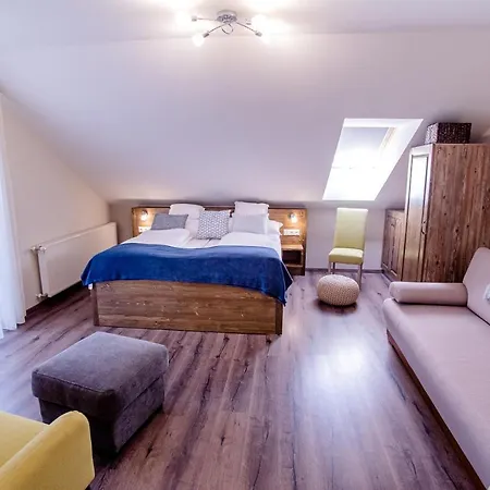 Harom A Kislany Panzio 4*