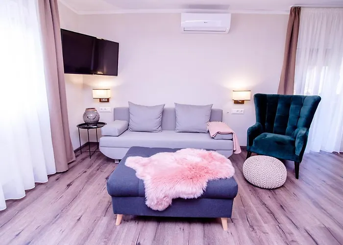 Harom A Kislany Panzio Pensjonat