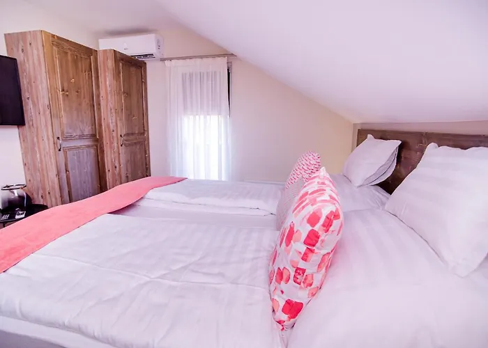 Harom A Kislany Panzio 4* Héviz