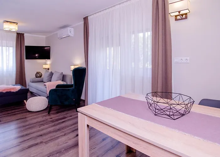 Három A Kislány Panzió 4*