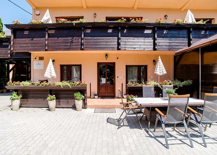 Harom A Kislany Panzio Pensjonat 4*